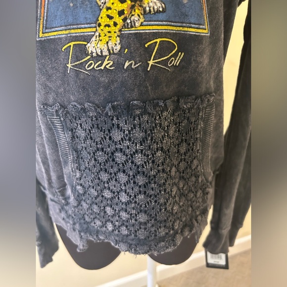 NWT Affliction Leopard Rock long sleeve fleece size M - Picture 7 of 15